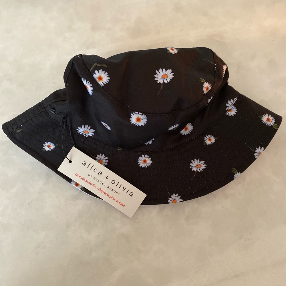 Alice + Olivia Reversible Daisy Bucket Hat